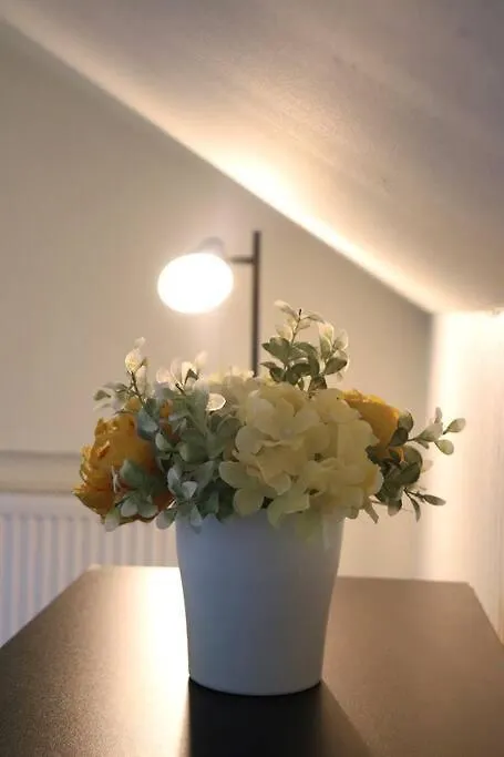 Peaceful 2 Bed House Free Wifi And Parking Lägenhet Leeds  Storbritannien