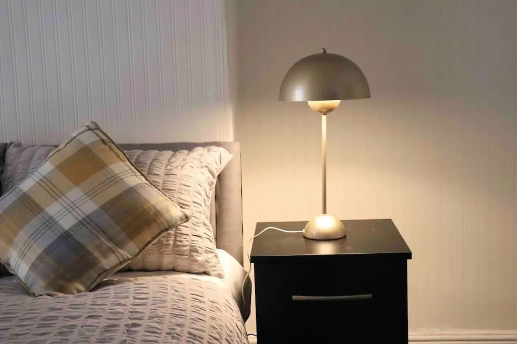 Peaceful 2 Bed House Free Wifi And Parking Lägenhet Leeds