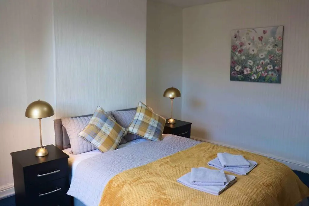 Peaceful 2 Bed House Free Wifi And Parking Lägenhet Leeds